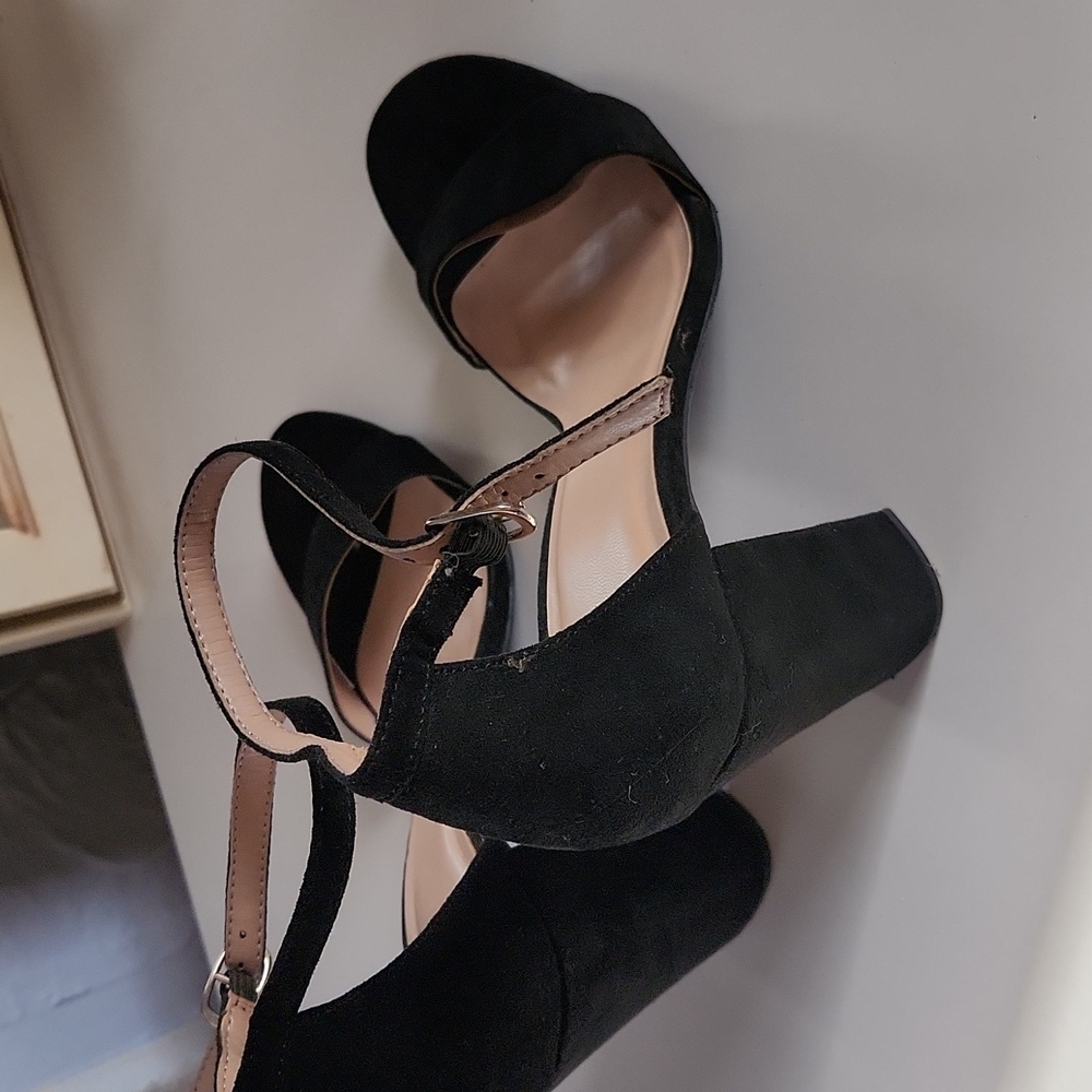 A New Day Elegant Black Heels - Picture 2 of 3